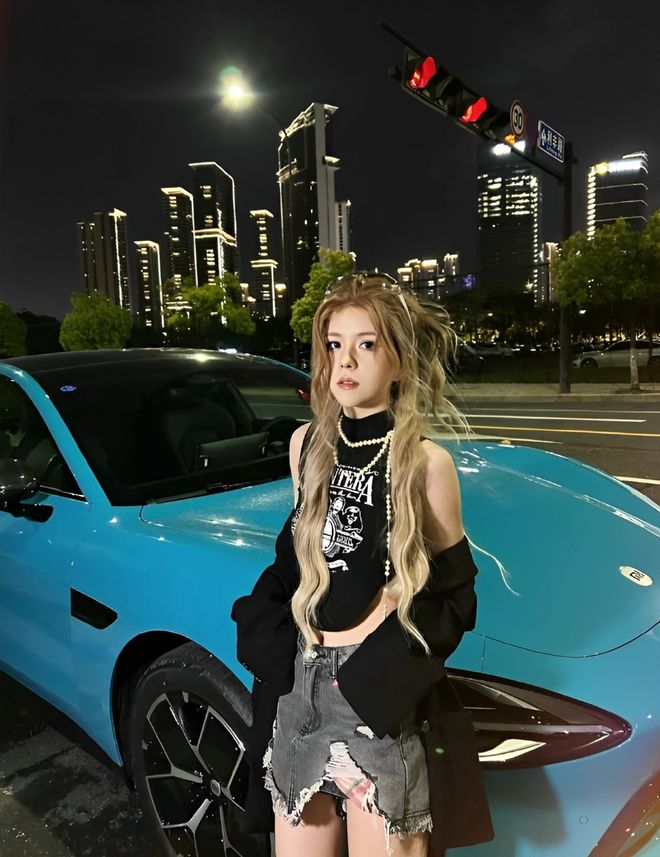 主质量都这么高的吗？仙女也就长这样吧pg电子免费模拟器小米SU7的美女车(图9)